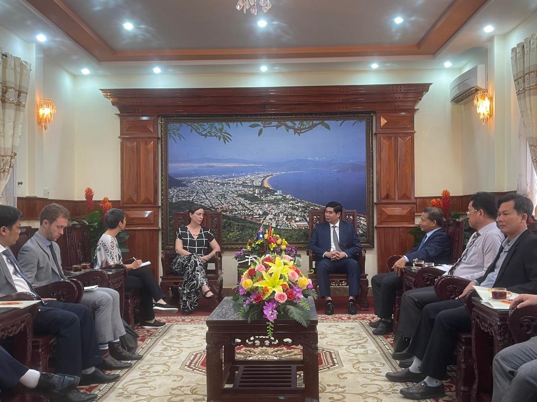 Consul General of Australia in Ho Chi Minh City received by leader of Provincial People's Committee