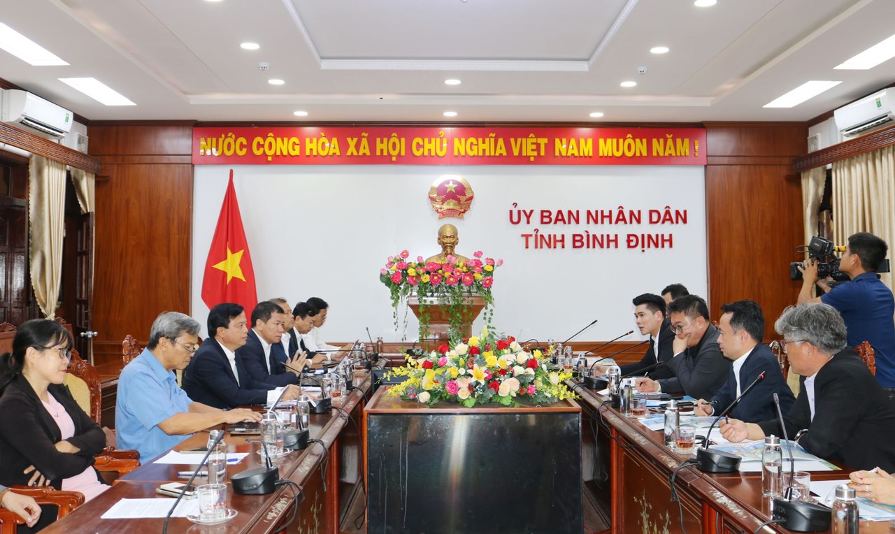 Phó Chủ tịch Thường trực UBND tỉnh Nguyễn Tuấn Thanh tiếp và làm việc với các doanh nghiệp Hàn Quốc