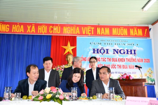 Các thành viên Cụm thi đua ký Giao ước thi đua